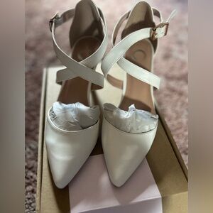 Journee Collection Criss Cross Strap Kitten Heel